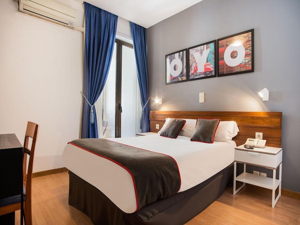 Hostal Felipe V Madrid Exteriör bild